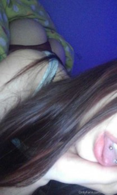 Meduwu model nude photos