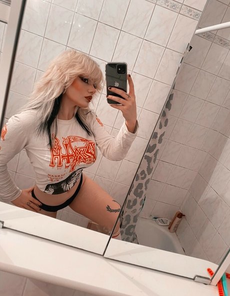 heavymetalmaniak top model pic