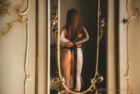 Detremia model exclusive images