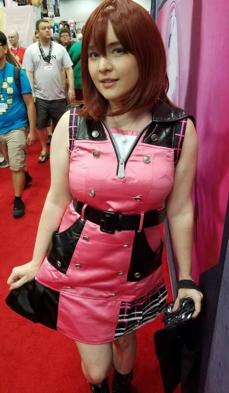 Foxy Cosplay pornstar nude pics