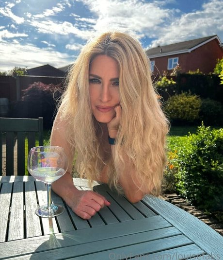 louisefabs art model image