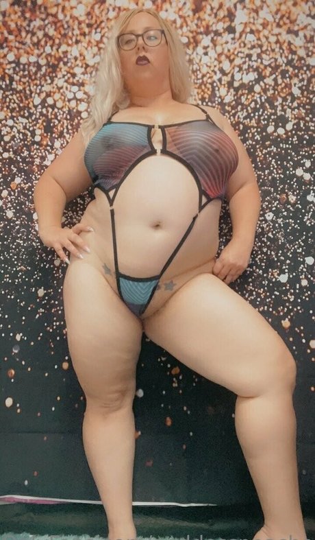 Goddess Peaches pornstar naked photos