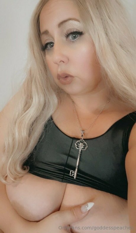 Goddess Peaches pornstar perfect galleries