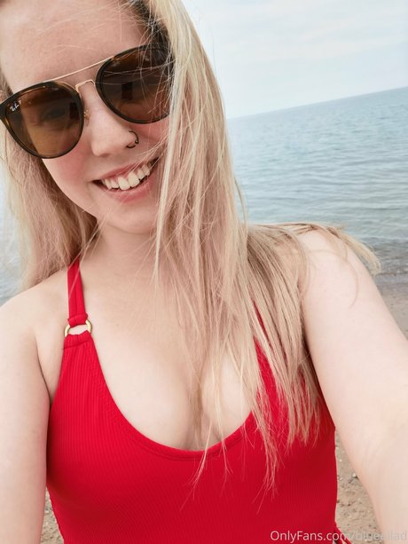 Blueellad naked pornstar photo