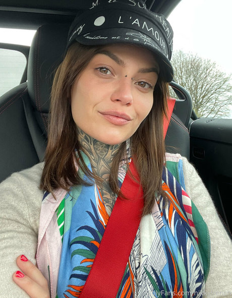 blonde babe onlyfans best images