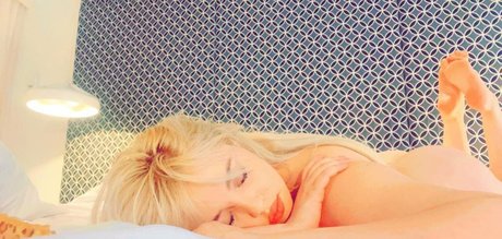 shemale outdoor onlyfans sexy naked picture