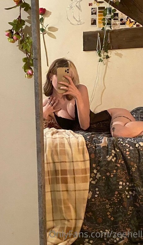 ZeeHell xxx model images