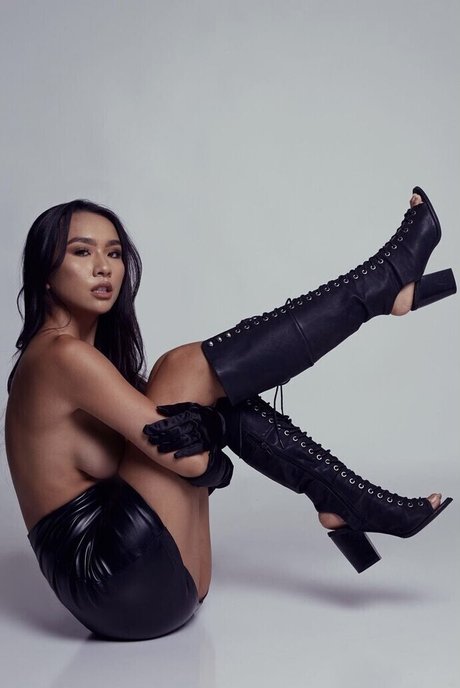 Onlyvix adult model photos