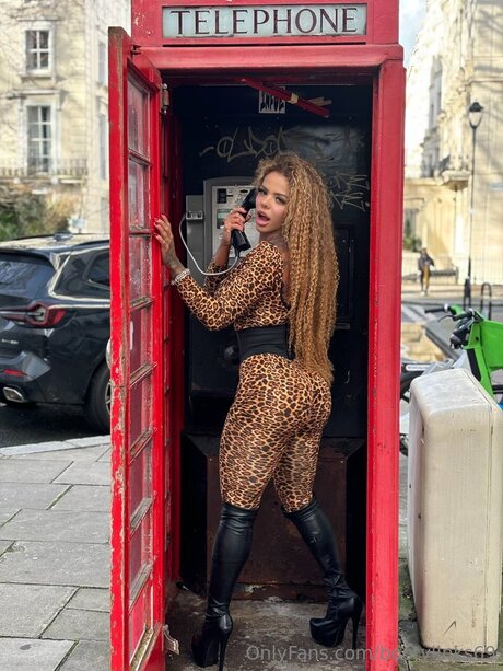 Bootylinks69 hot model picture