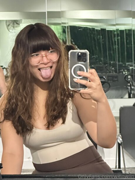 Willowlin model adult images