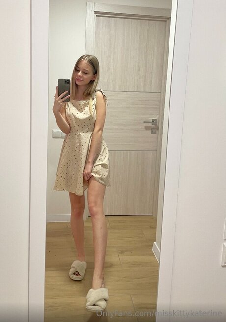 Misskittykaterine sexy actress images