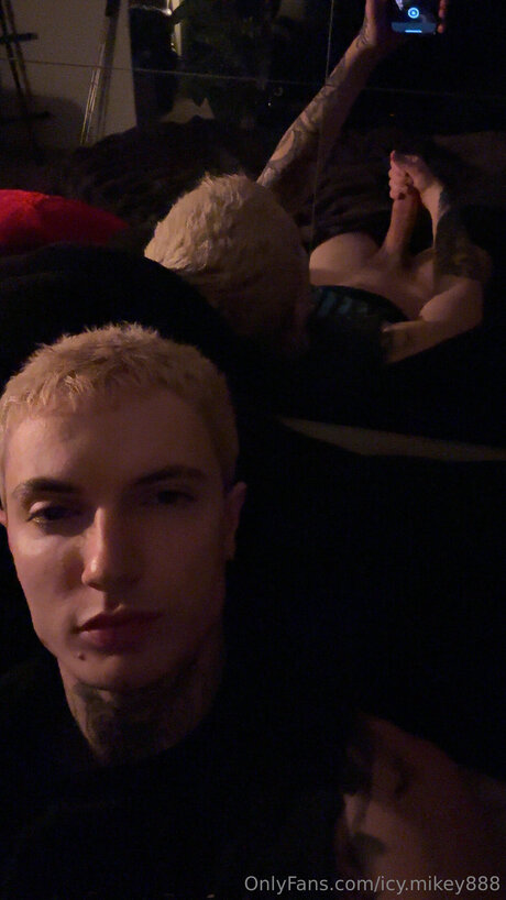 Icy Mikey888 star exclusive pic