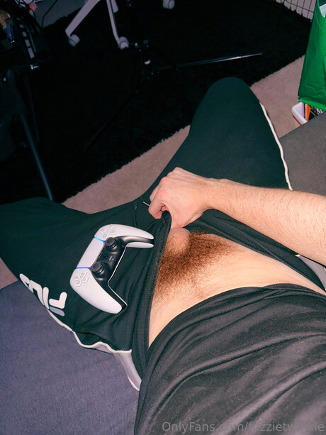 Fuzzietwinkie star hot picture