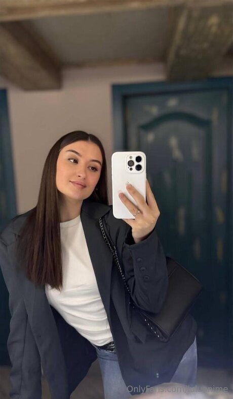 Luluanime nice model image