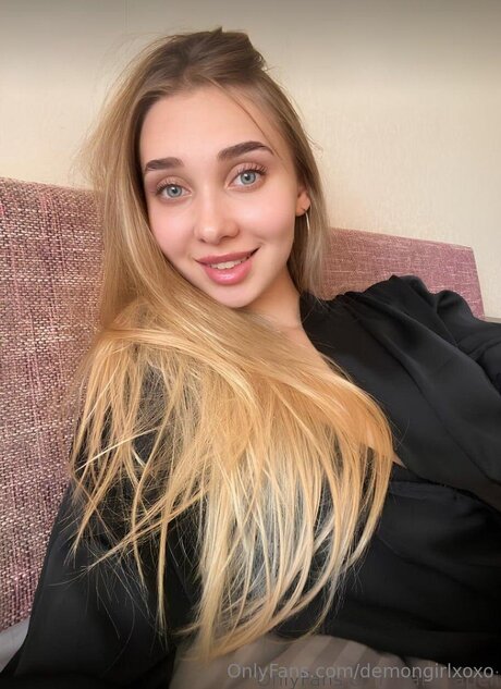 Demongirlxoxo model exclusive photos