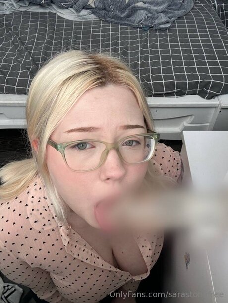 Sarastonefree model pornographic gallery