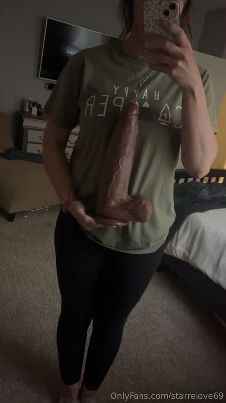 Starrelove69 porn star image