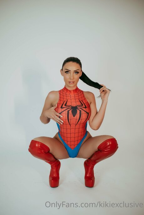 Kikidanielsfree star erotic image