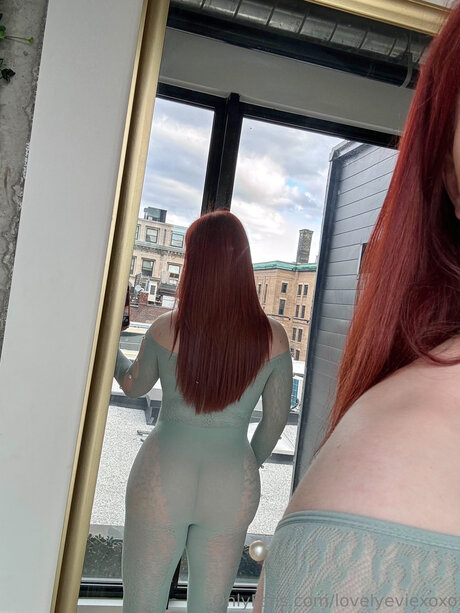 Lovelyeviexoxo nude pornstar images