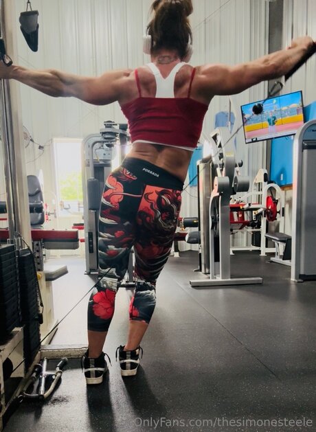 Thesimonesteele art model pics