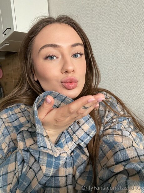 Tasha Xx naked pornstar galleries