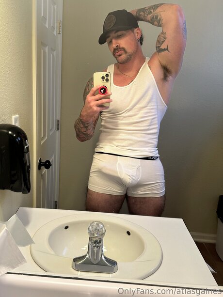 Atlasgaines star exclusive picture