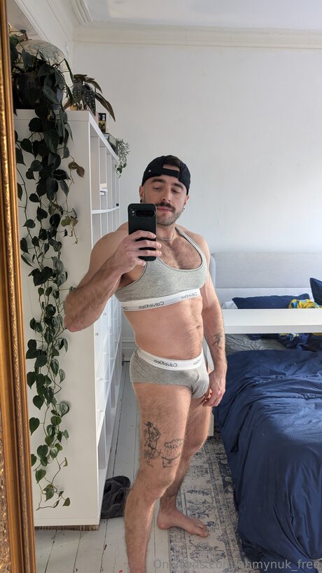 Ohmynuk Free erotic pornstar photo