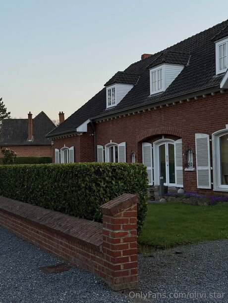 Olivi Star top pornstar pictures