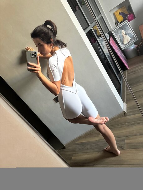 Olivi Star erotic actress galleries