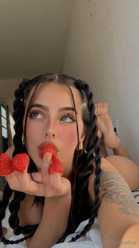 Sakurawaifux naked pornstar img