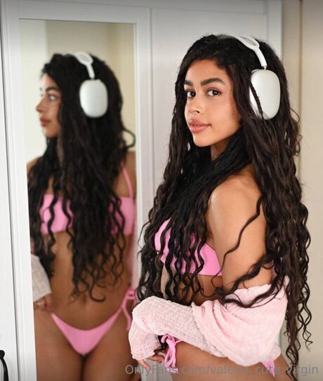 Valeria Cute Virgin xxx actress images