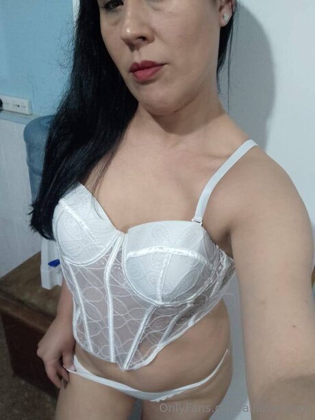 Allieveryhot model pornographic photo