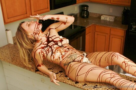 Baddiebabe6996 nude model archive