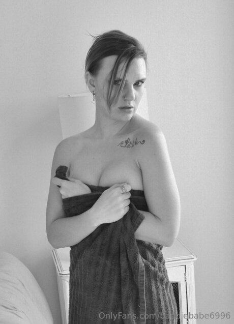 Baddiebabe6996 nude pornstar pics