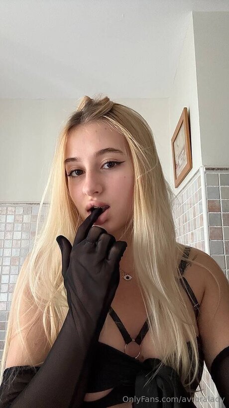 Avroralady model hot images