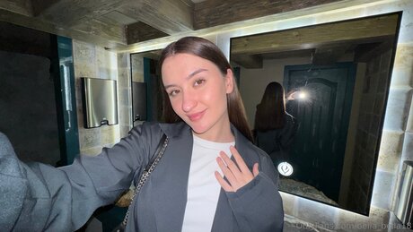 Bella Bella18 model porn img