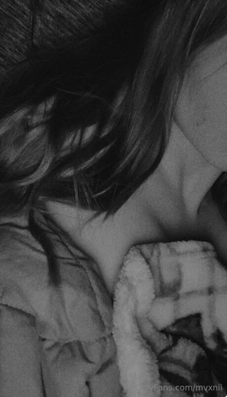 Mvxnii star xxx pic