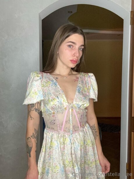 Stella Free model photo