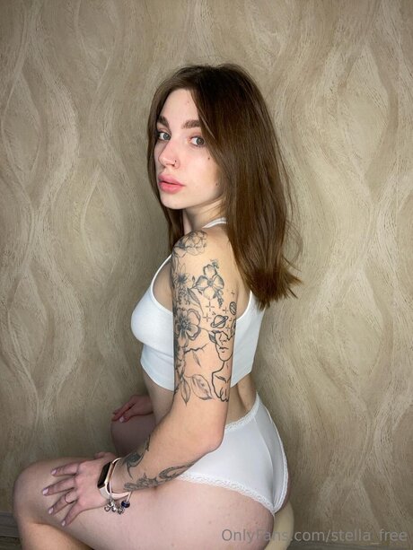 Stella Free beautiful model pic