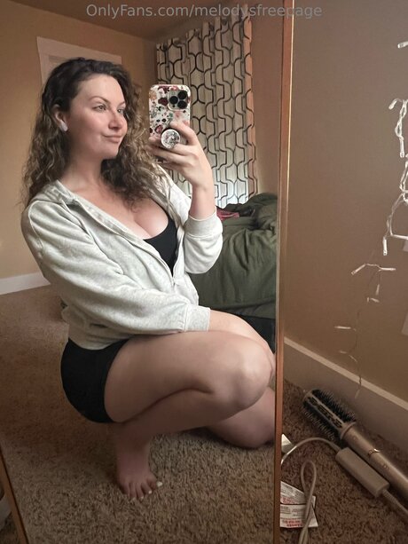 Melodysfreepage art actress archive