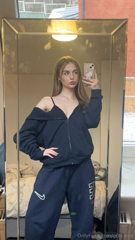 Gracieee top model pictures