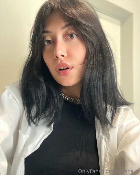 Xxxena X porn model picture