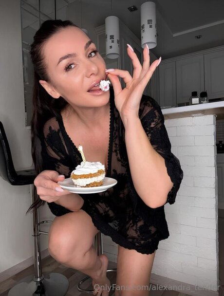 Alexandra Tender star art image