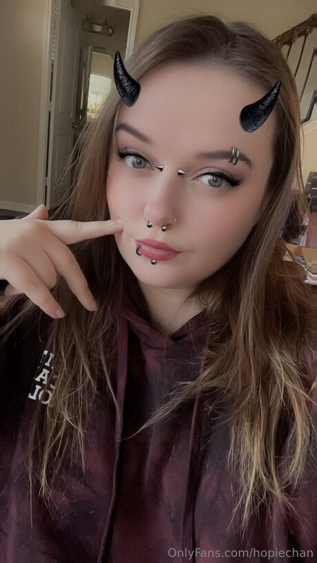 Hopiechan naked actress gallery