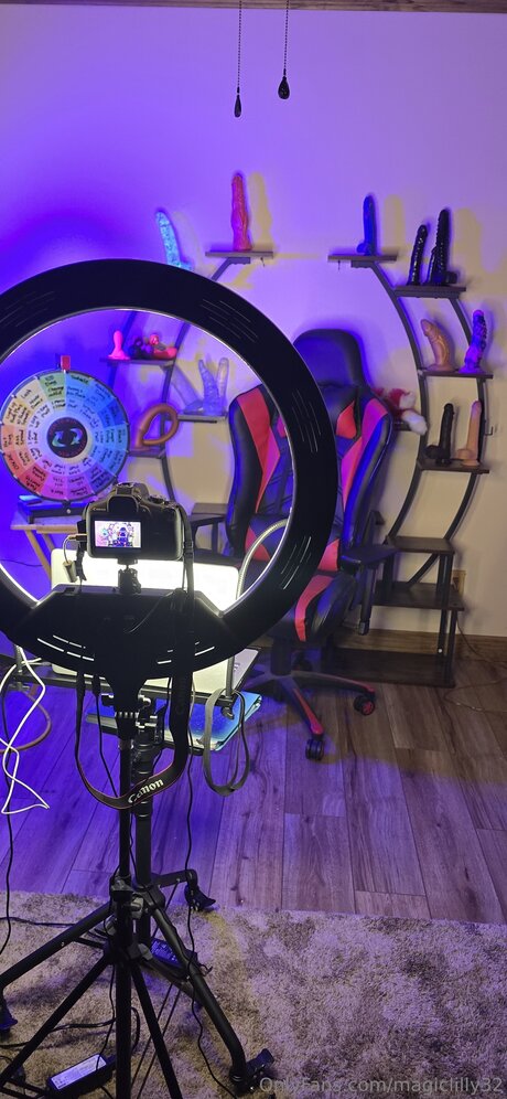 Magiclilly32 art star photo