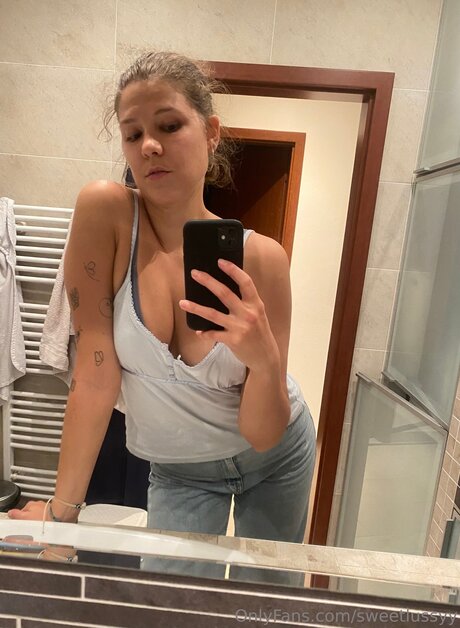 shemale cum in mouth onlyfans top gallery