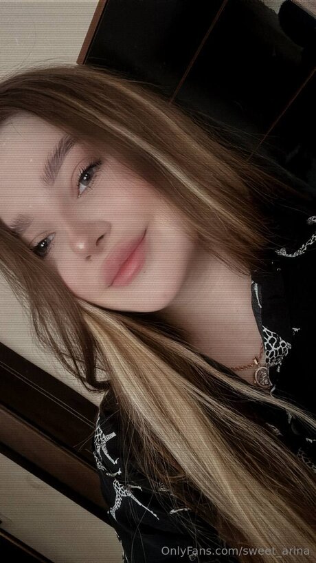 Arina Hot model perfect gallery