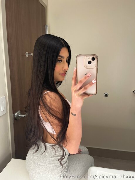 Amiramoonxo nude actress galleries