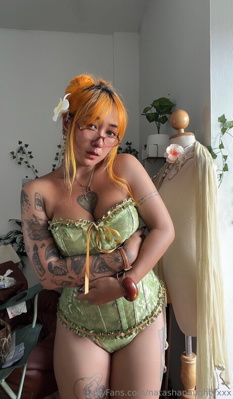 Natashanaughtyxxx erotic pornstar pics