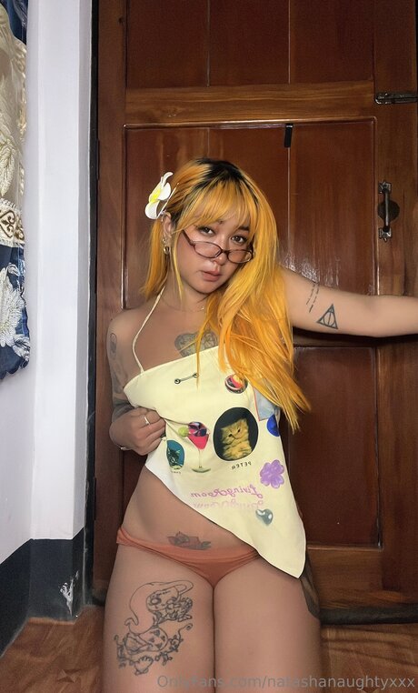 Natashanaughtyxxx pornstar naked pic